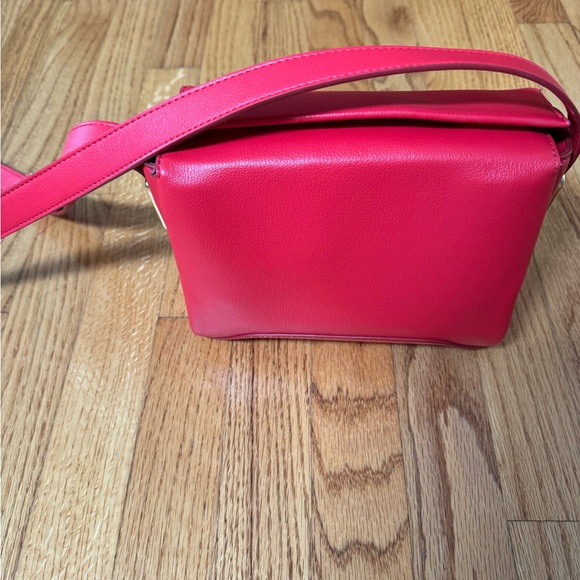 Macy’s On 34th brand red handbag - Picture 8 of 8